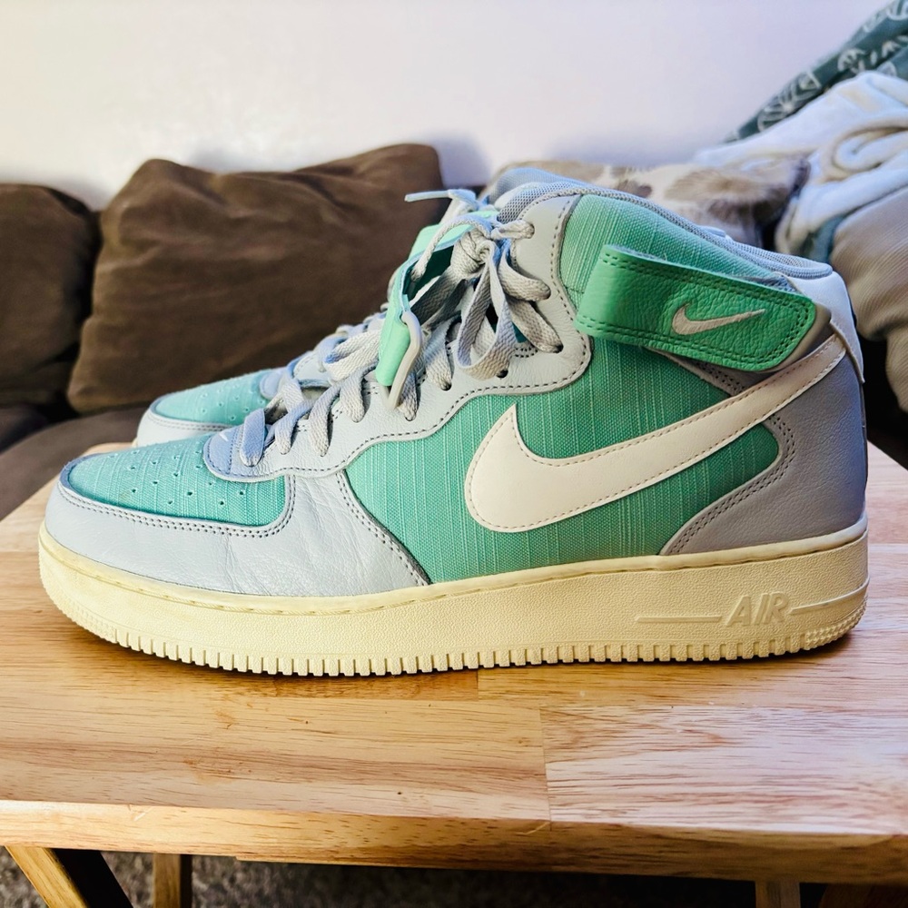 Nike Air Force High top Sneakers in Mint Green and Light Gray